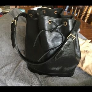 LOUIS VUITTON drawstring bucket Hobo